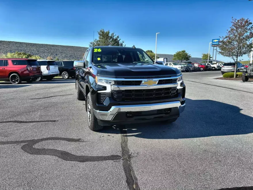 2026 Chevrolet Silverado 1500 LT photo 1