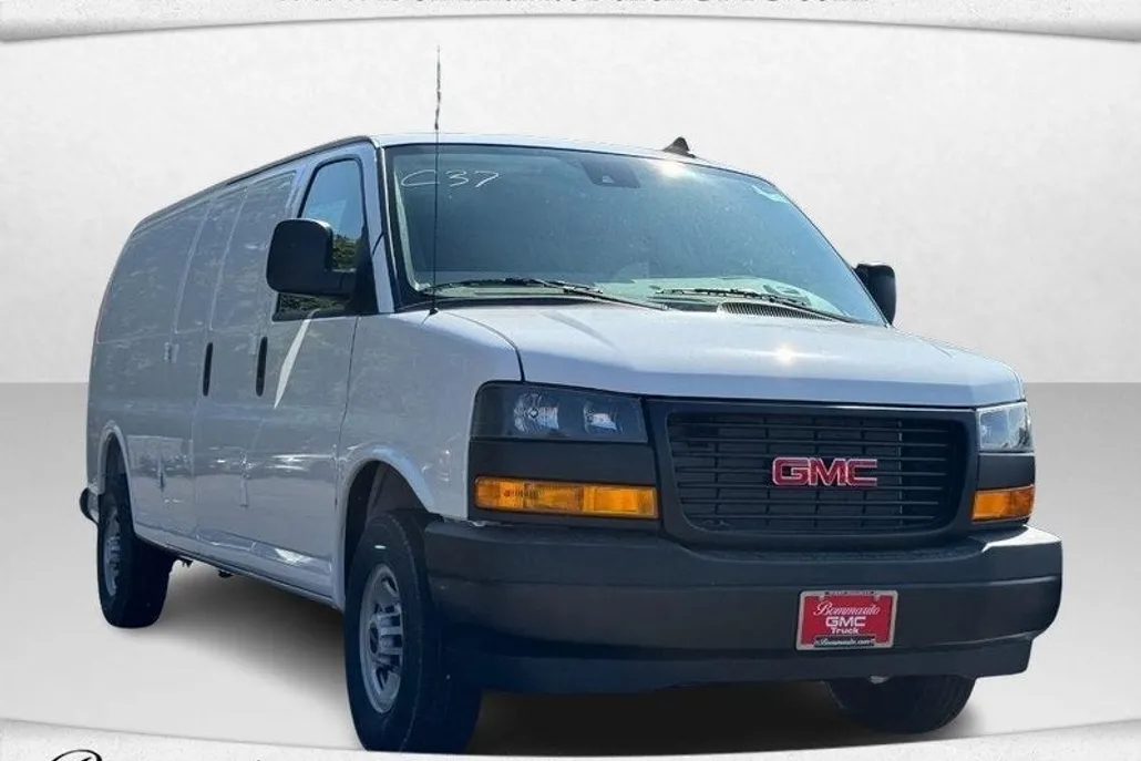 2025 Gmc Savana Cargo 2500 photo 1