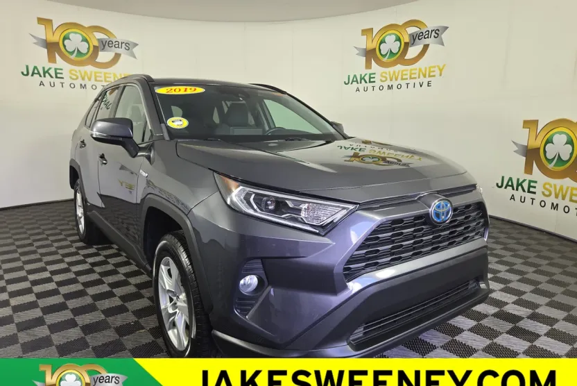 2019 Toyota RAV4 Hybrid XLE photo 1