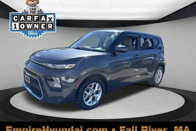 2022 Kia Soul LX photo 1