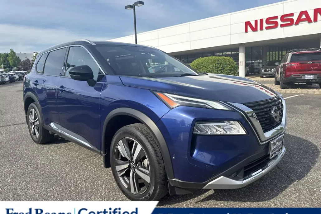 2022 Nissan Rogue Platinum photo 1