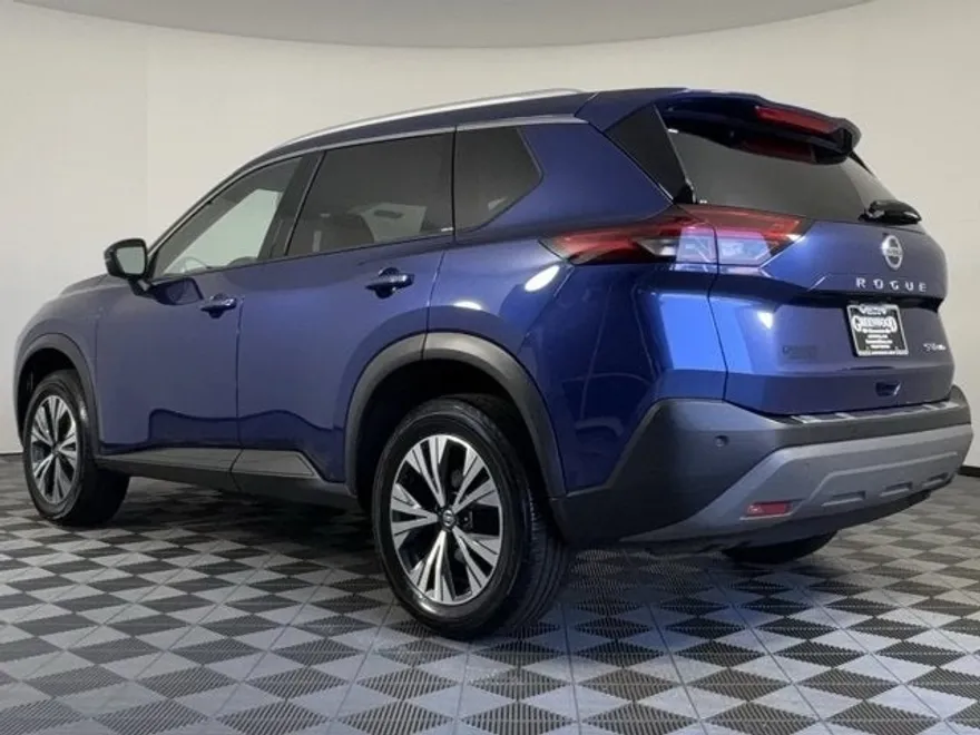 2021 Nissan Rogue SV photo 1