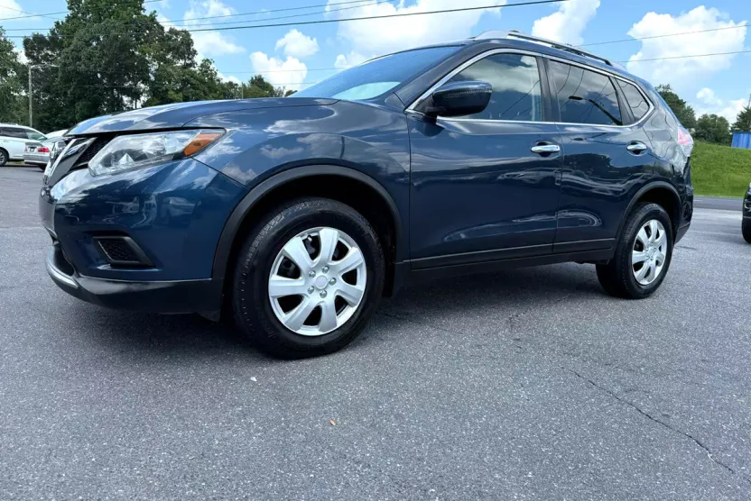 2016 Nissan Rogue S AWD photo 1