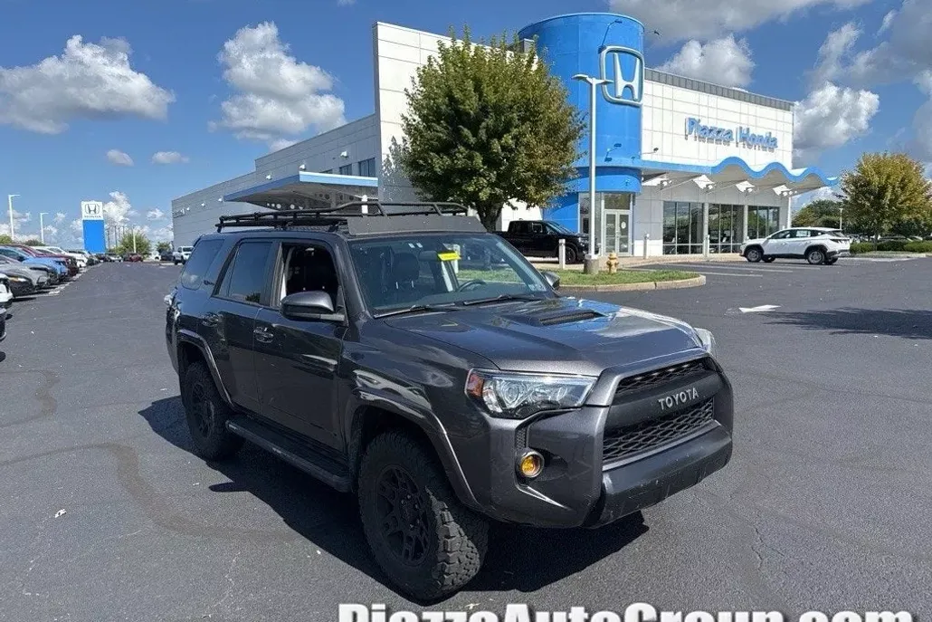 2016 Toyota 4Runner TRD Pro photo 1
