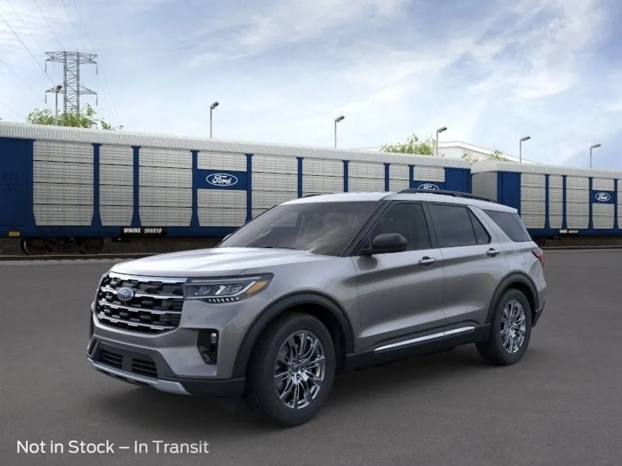 2025 Ford Explorer photo 1