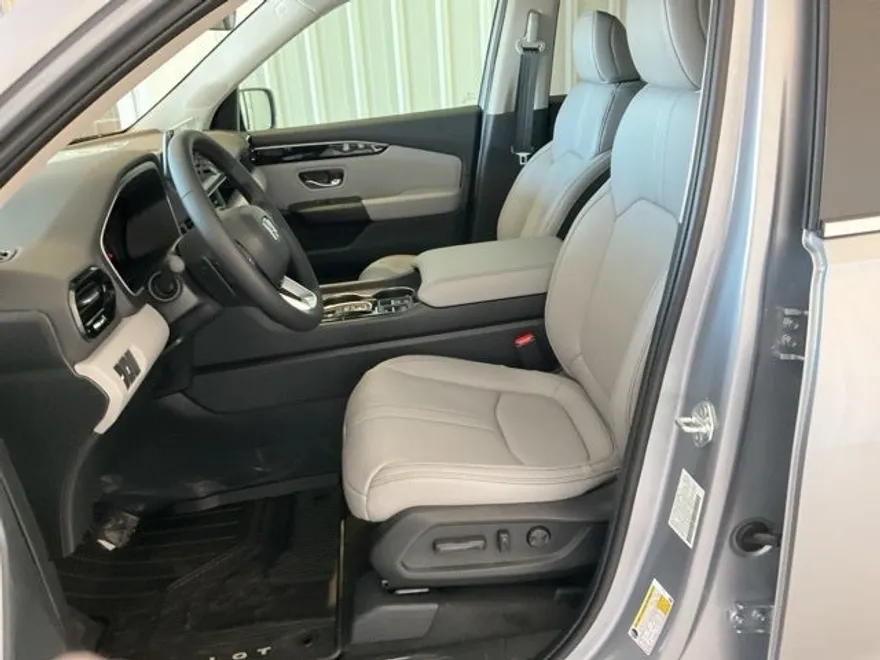 2025 Honda Pilot EX-L photo 1