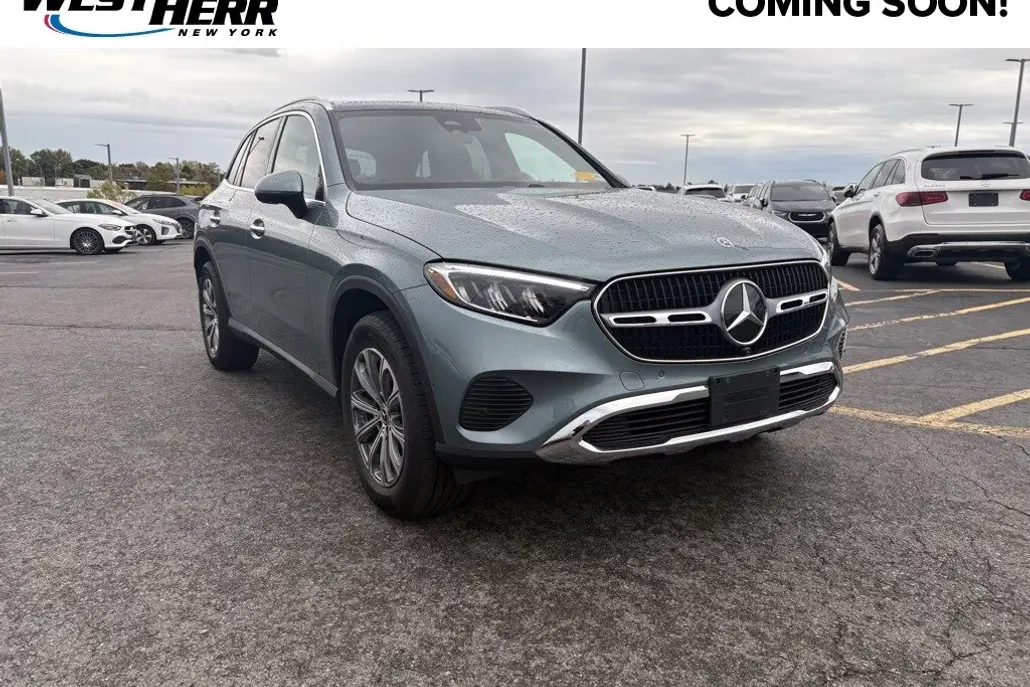 2025 Mercedes Benz GLC 300 4MATIC photo 1