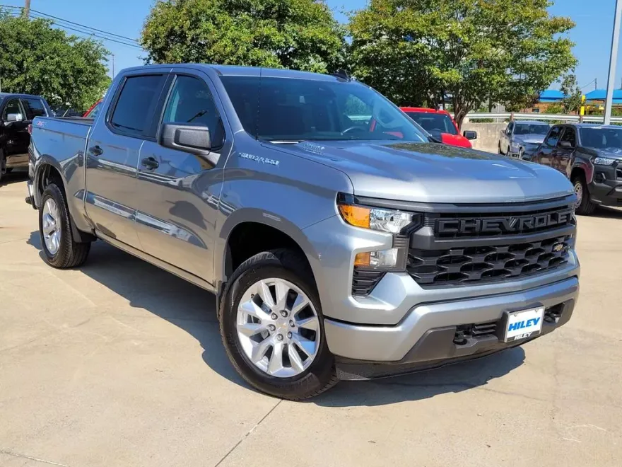 2025 Chevrolet Silverado 1500 Custom photo 1