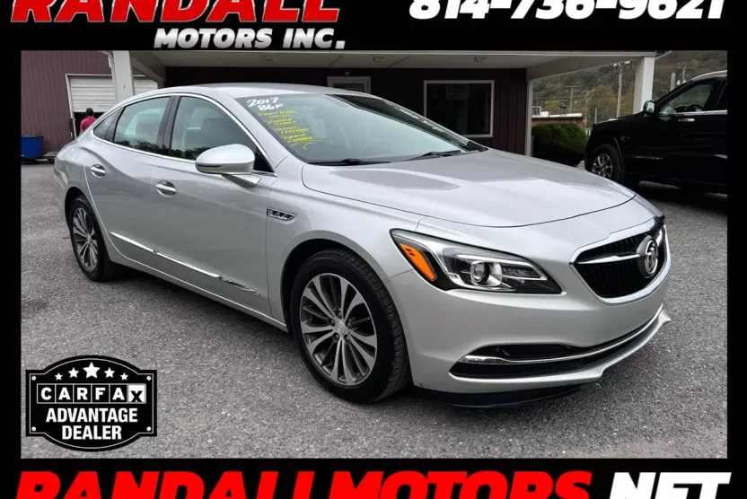 2017 Buick LaCrosse Essence photo 1