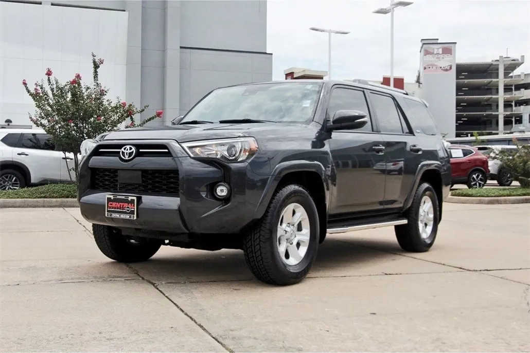 2024 Toyota 4Runner SR5 Premium photo 1
