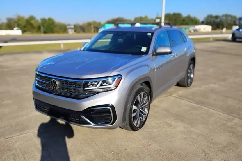 2022 Volkswagen Atlas Cross Sport V6 SEL Premium R-Line photo 1