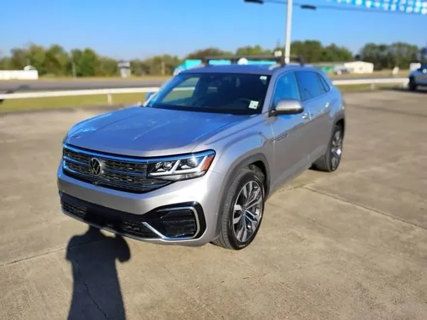 2022 Volkswagen Atlas Cross Sport V6 SEL Premium R-Line photo 1