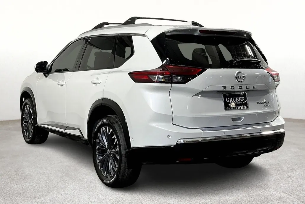 2026 Nissan Rogue Platinum photo 1