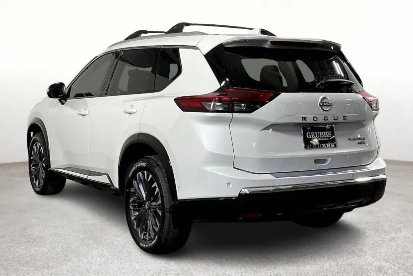 2026 Nissan Rogue Platinum photo 1