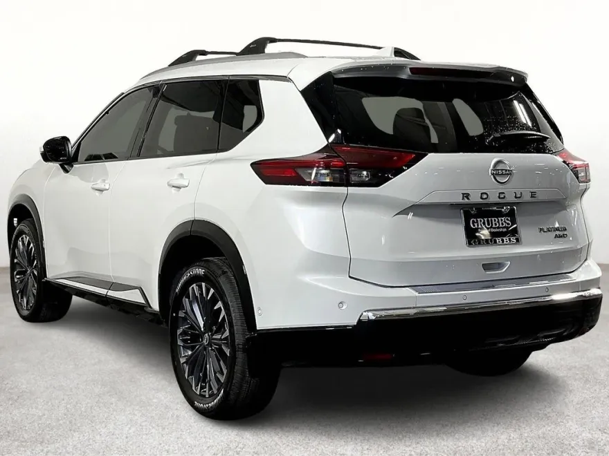 2026 Nissan Rogue Platinum photo 1