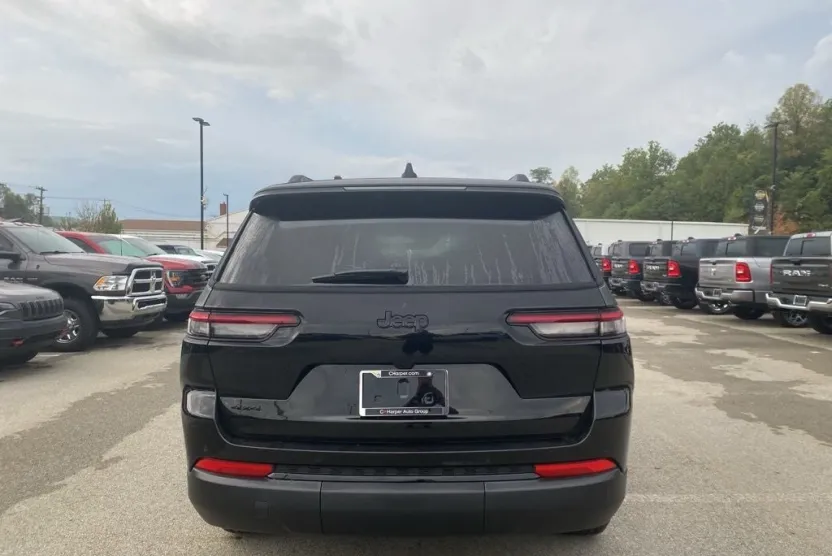 2025 Jeep Grand Cherokee Altitude X photo 1