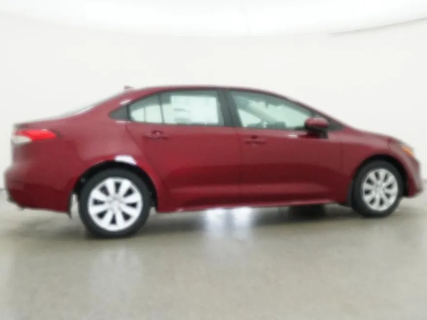 2026 Toyota Corolla LE photo 1