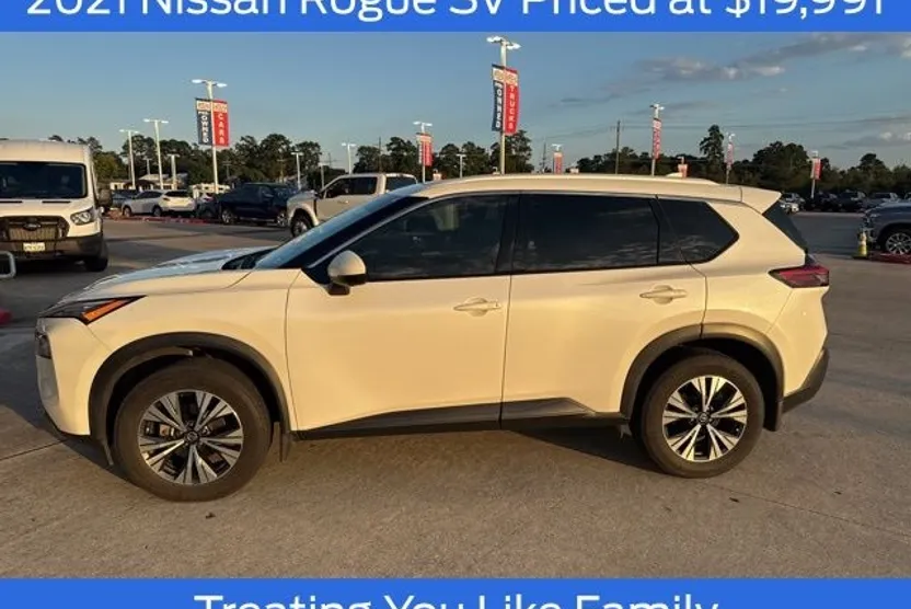 2021 Nissan Rogue SV photo 1