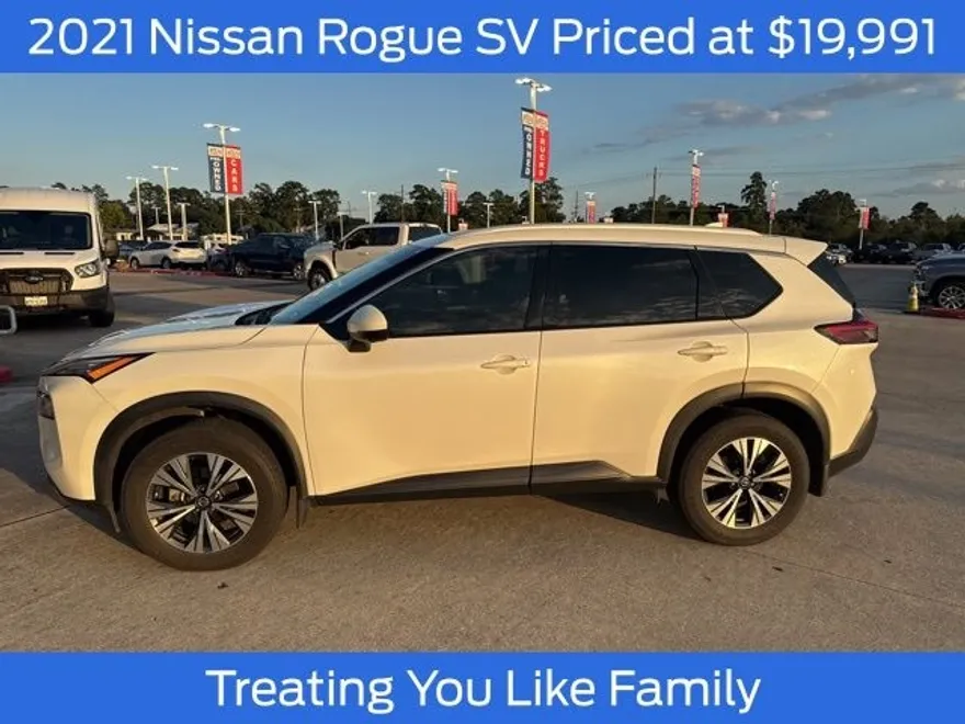 2021 Nissan Rogue SV photo 1