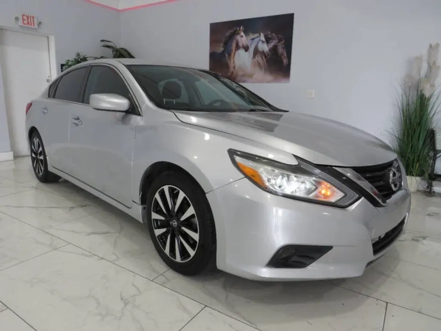 2018 Nissan Altima 2.5 SV photo 1