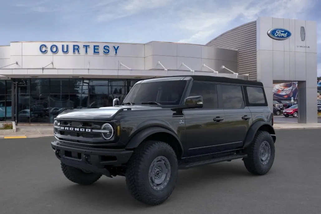 2024 Ford Bronco Outer Banks photo 1