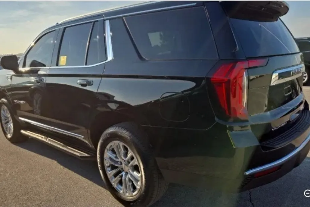2023 Gmc Yukon SLT photo 1