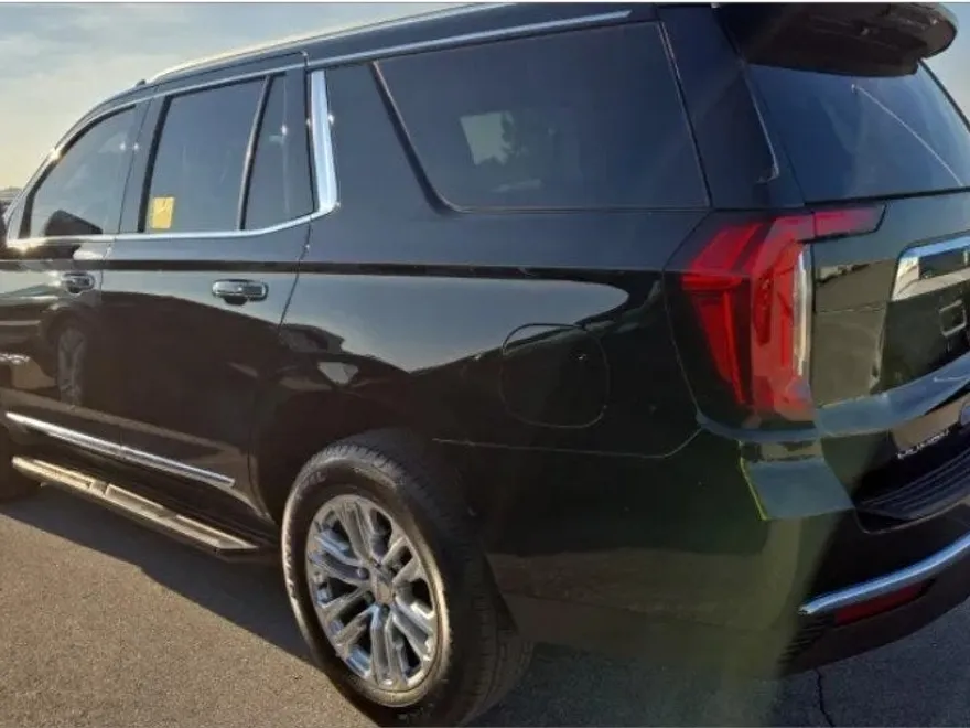 2023 Gmc Yukon SLT photo 1