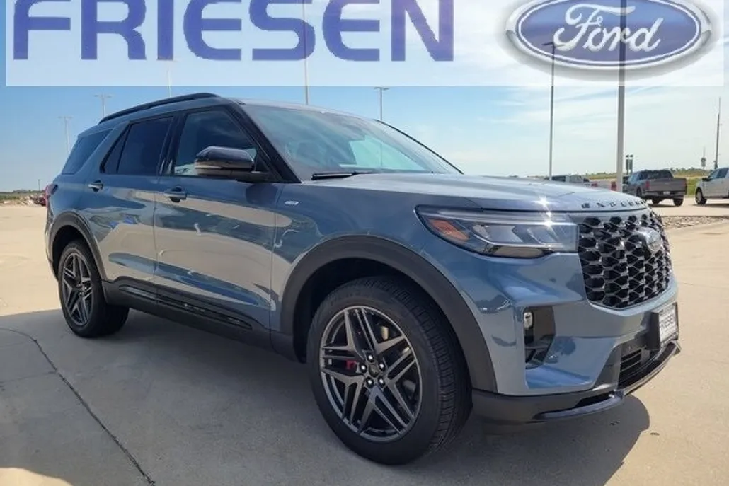 2025 Ford Explorer ST-Line photo 1