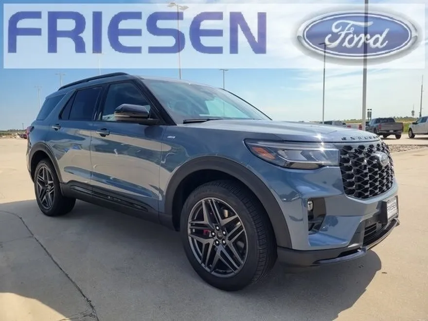 2025 Ford Explorer ST-Line photo 1