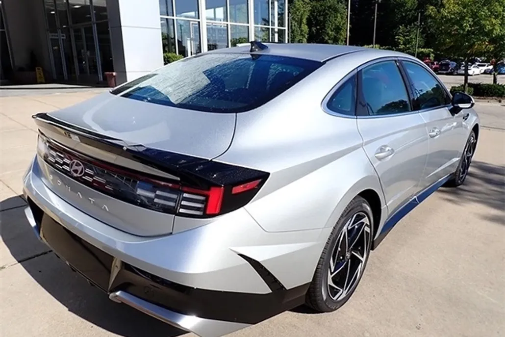 2026 Hyundai Sonata SEL Sport photo 1