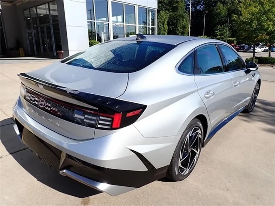 2026 Hyundai Sonata SEL Sport photo 1