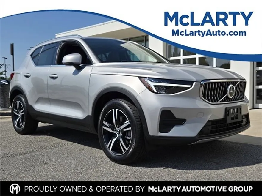 2025 Volvo XC40 AWD Core photo 1