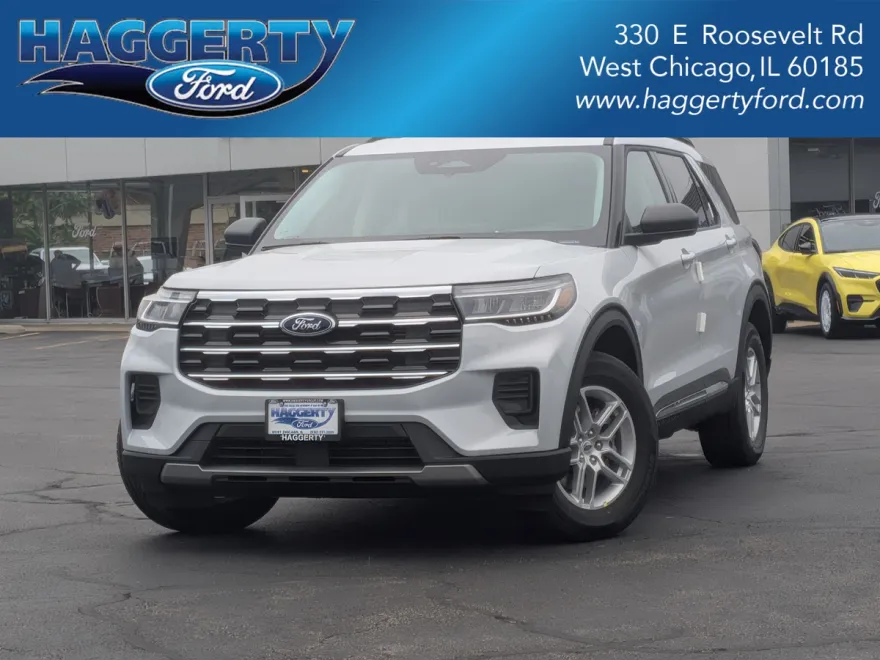 2025 Ford Explorer photo 1