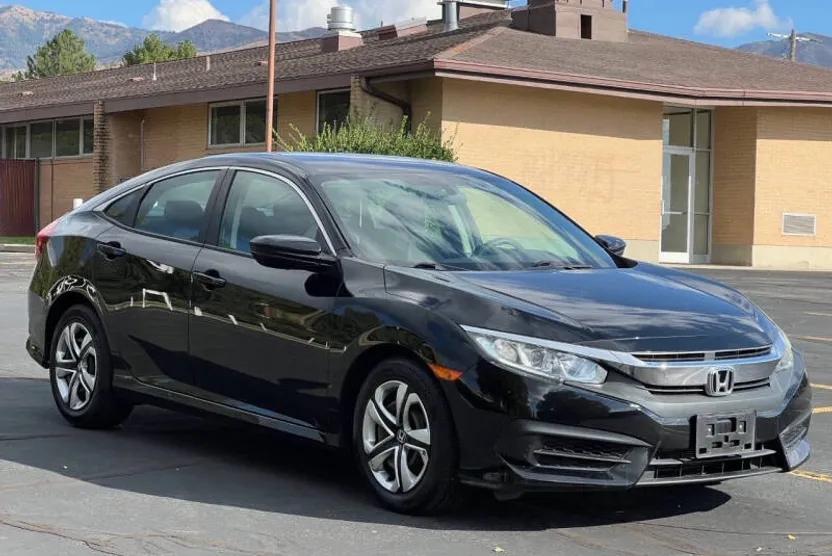 2018 Honda Civic LX photo 1