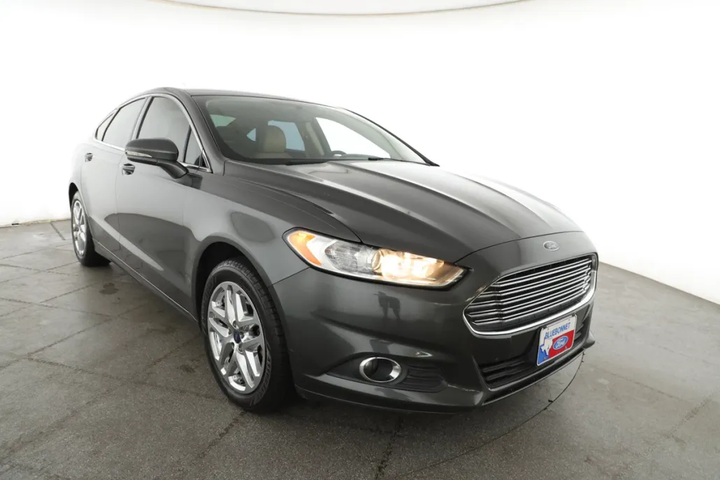 2016 Ford Fusion SE photo 1