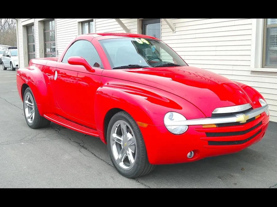 2004 Chevrolet SSR photo 1
