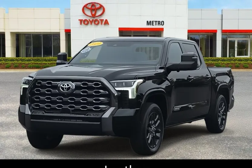 2023 Toyota Tundra Platinum CrewMax photo 1