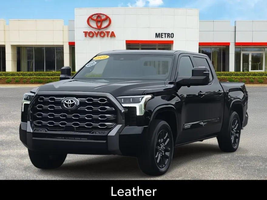 2023 Toyota Tundra Platinum CrewMax photo 1