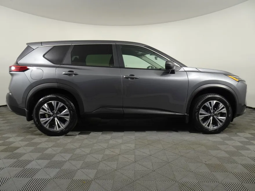 2023 Nissan Rogue SV photo 1