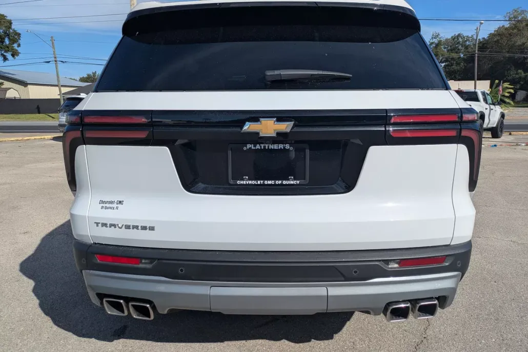 2025 Chevrolet Traverse photo 1