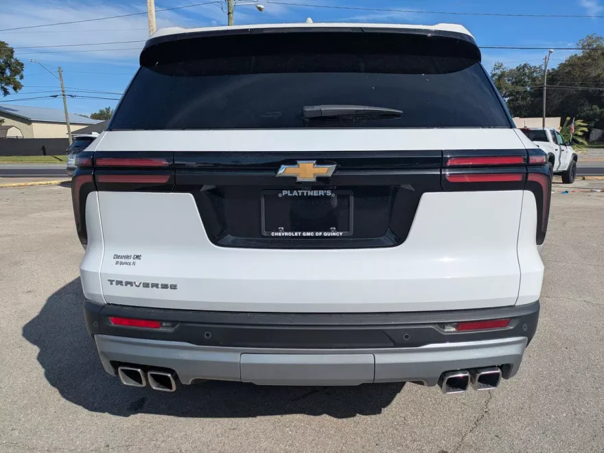 2025 Chevrolet Traverse photo 1