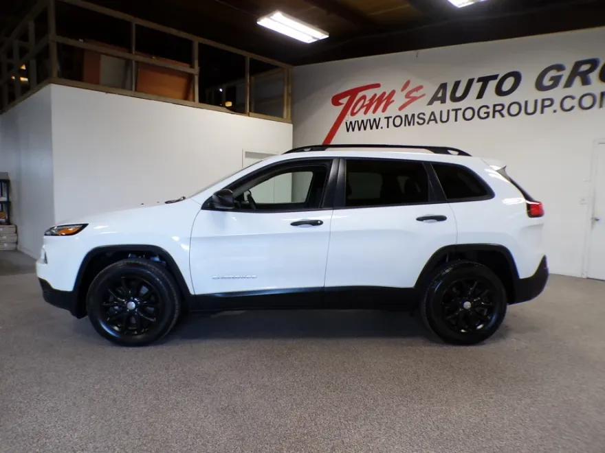 2017 Jeep Cherokee Sport photo 1