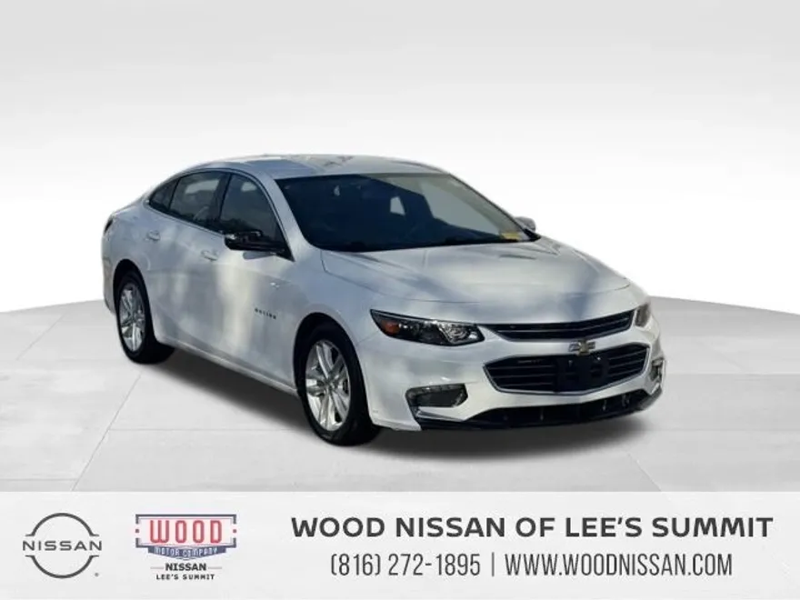 2017 Chevrolet Malibu 1LT photo 1