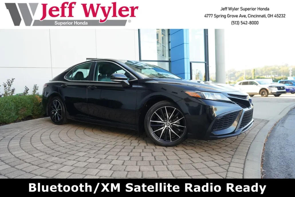 2024 Toyota Camry SE photo 1