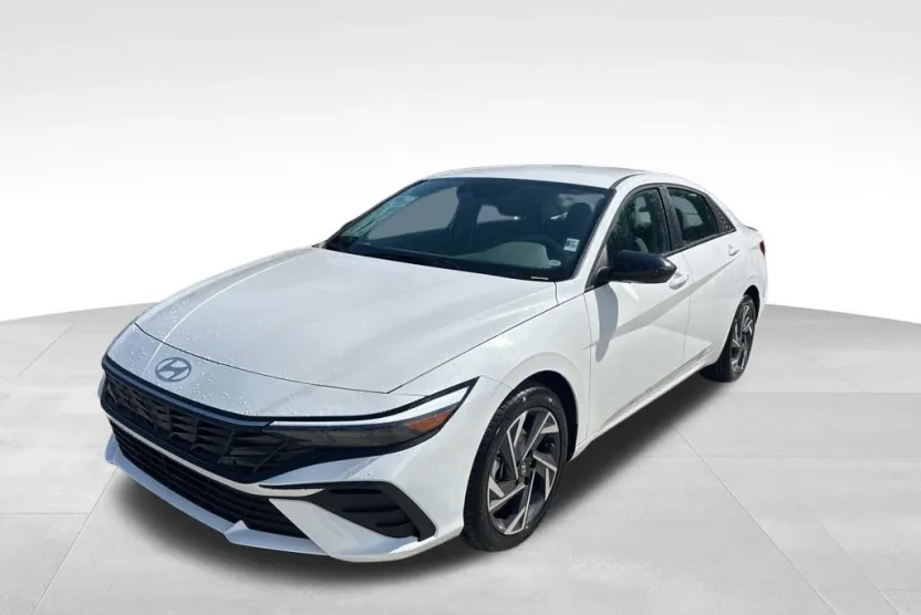 2025 Hyundai Elantra SEL Sport photo 1