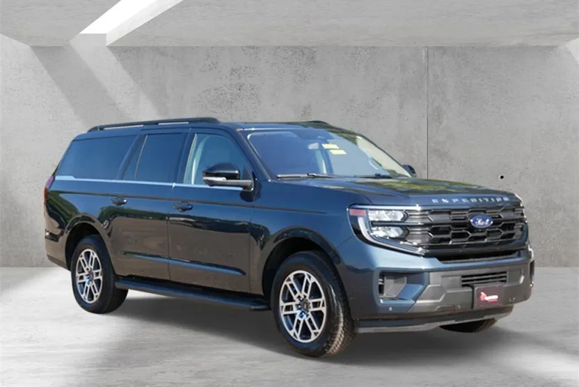 2025 Ford Expedition MAX XLT photo 1