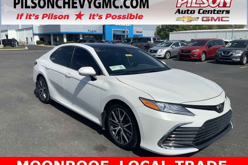 2023 Toyota Camry XLE photo 1