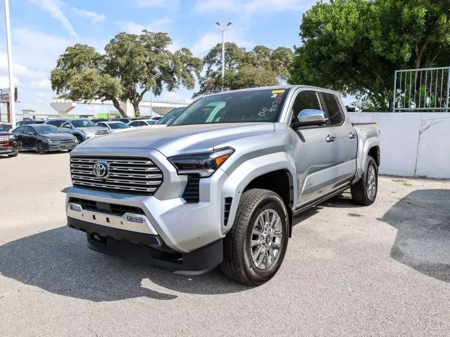 2025 Toyota Tacoma Limited photo 1