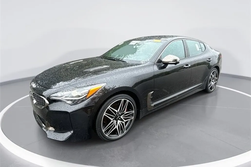 2023 Kia Stinger GT2 photo 1
