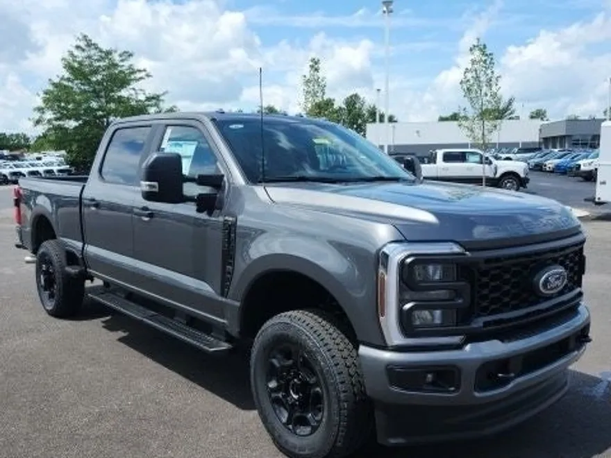 2025 Ford F-250 XL photo 1